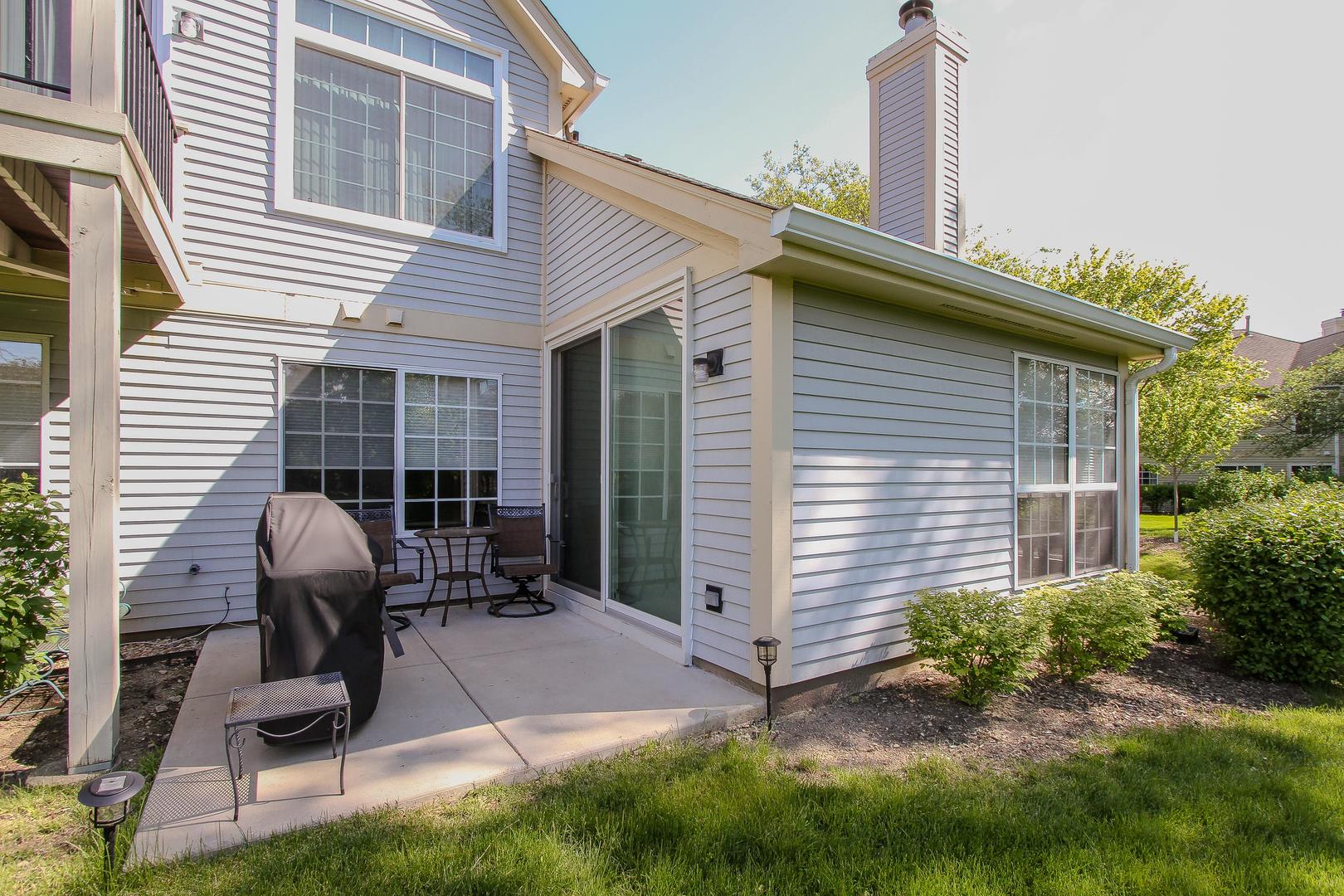 446 Cromwell Circle #1, Bartlett, IL 60103