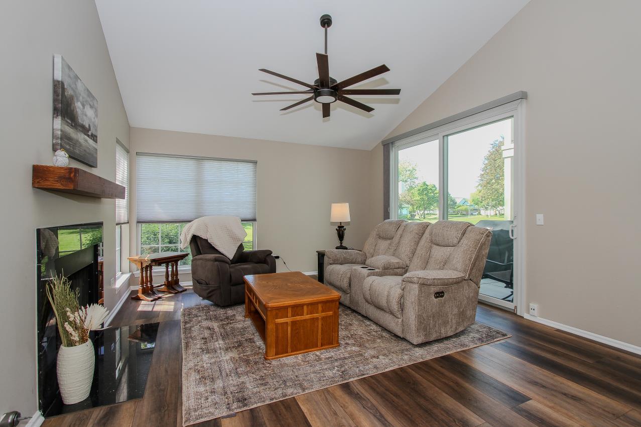 446 Cromwell Circle #1, Bartlett, IL 60103