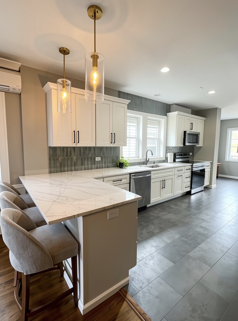 5230 N Liano Avenue, Chicago, IL 60630