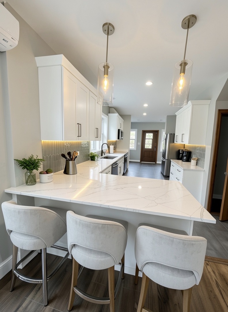 5230 N Liano Avenue, Chicago, IL 60630