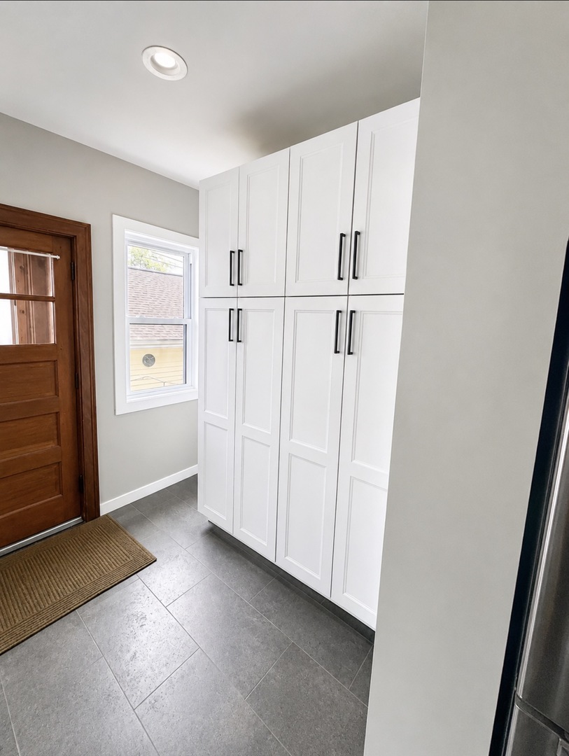 5230 N Liano Avenue, Chicago, IL 60630
