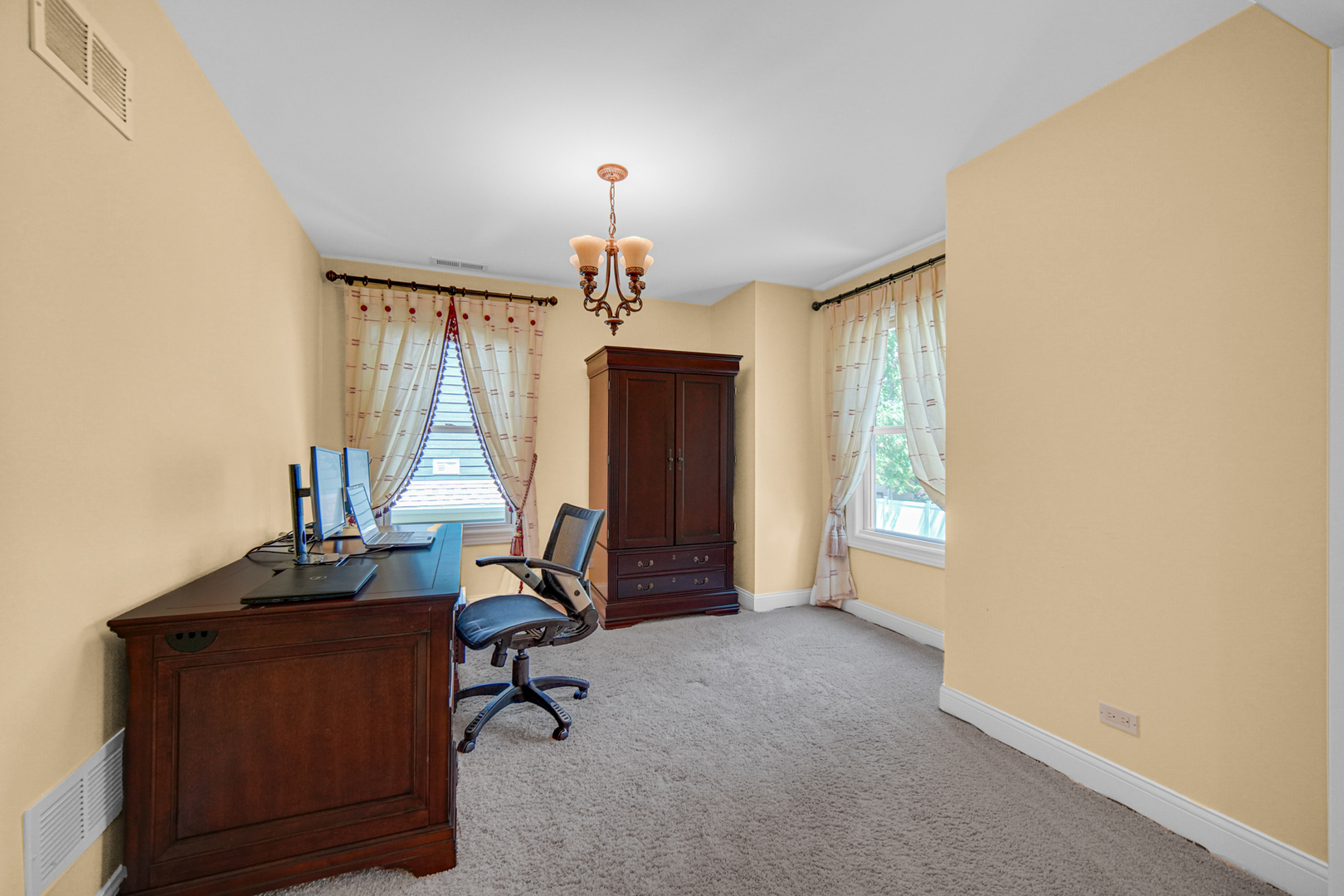 706 Wehrli Drive, Naperville, IL 60540