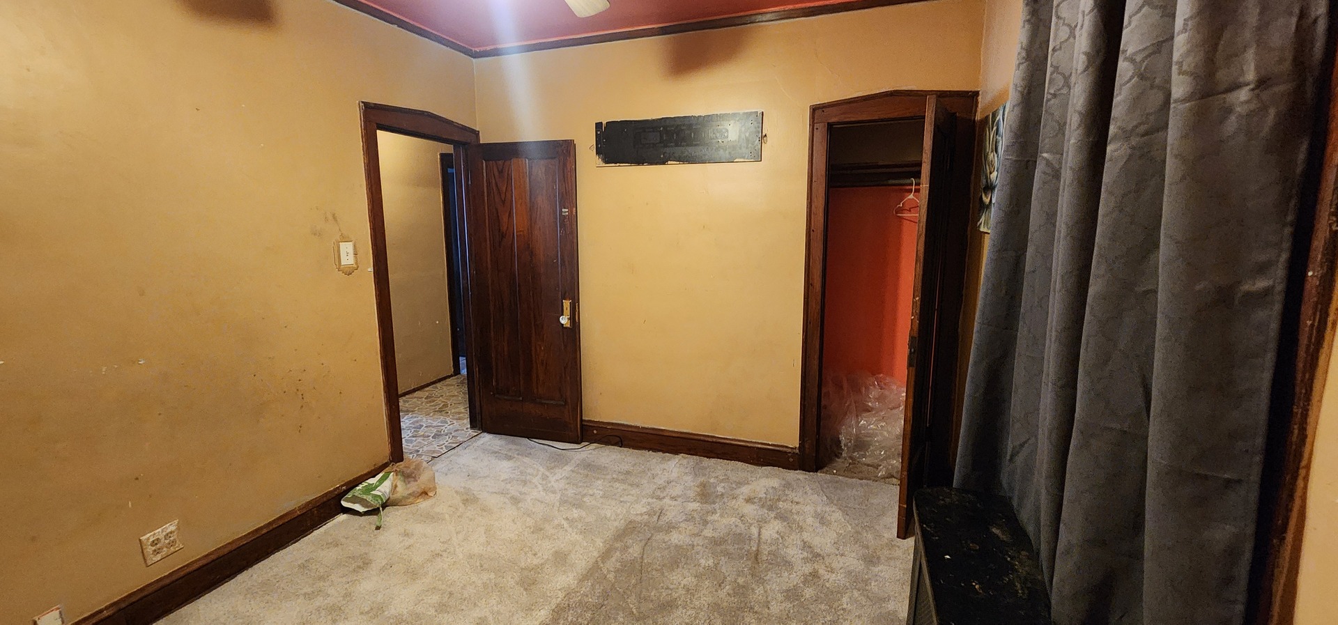 8443 S Manistee Avenue, Chicago, IL 60617