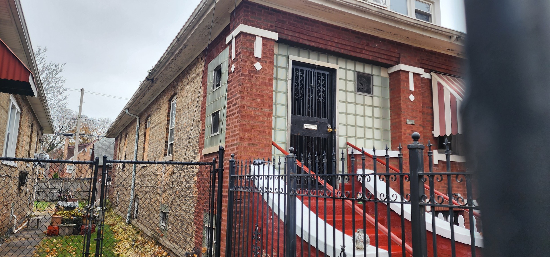 8443 S Manistee Avenue, Chicago, IL 60617