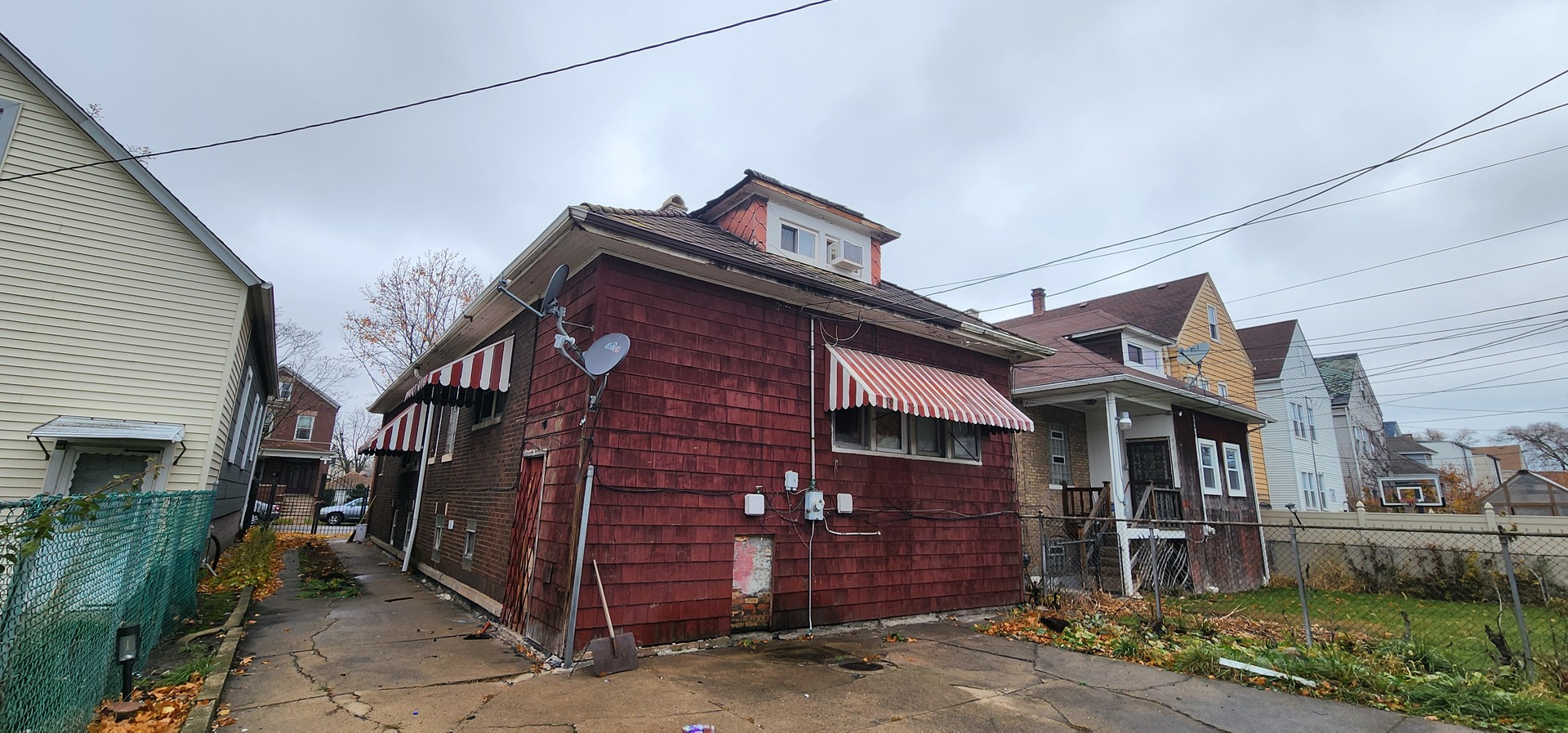 8443 S Manistee Avenue, Chicago, IL 60617