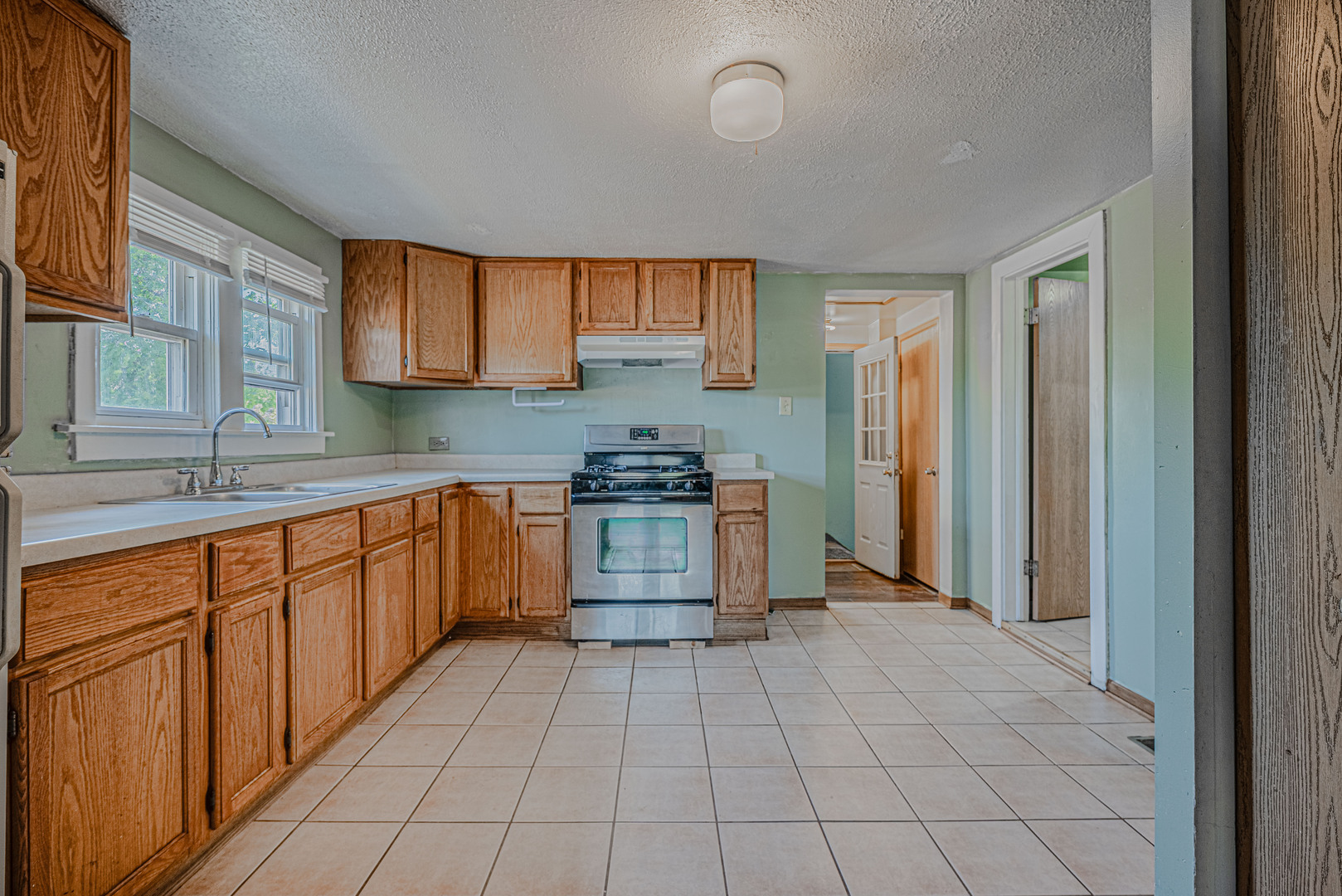 805 Audrey Nixon Boulevard, North Chicago, IL 60064