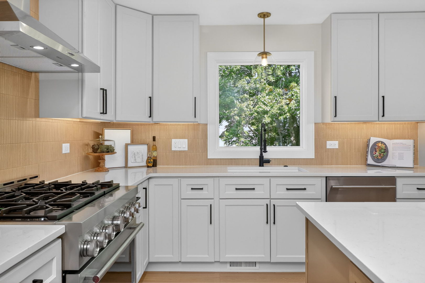 2604 Newport Drive, Naperville, IL 60565