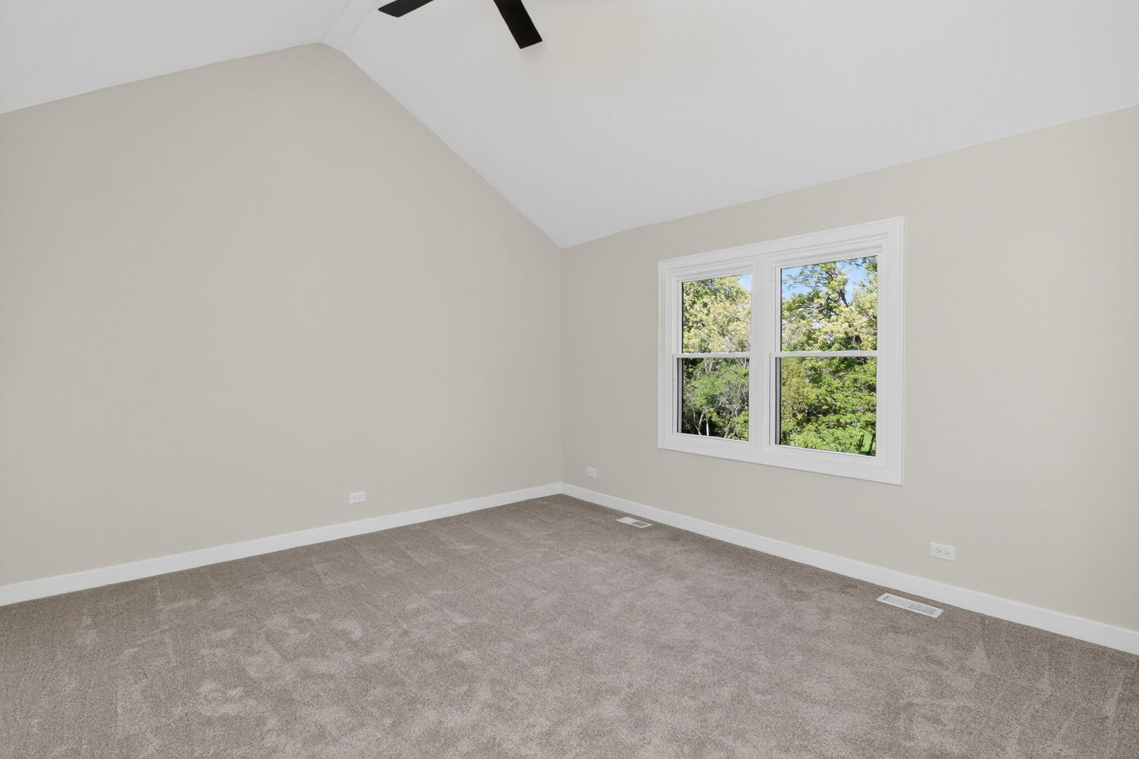 2604 Newport Drive, Naperville, IL 60565
