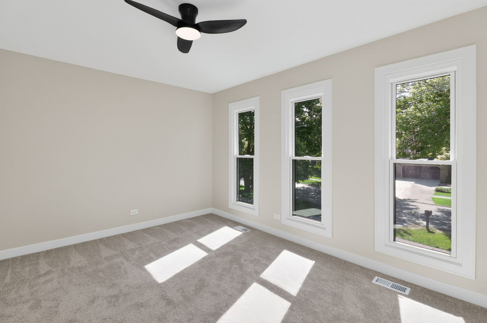 2604 Newport Drive, Naperville, IL 60565