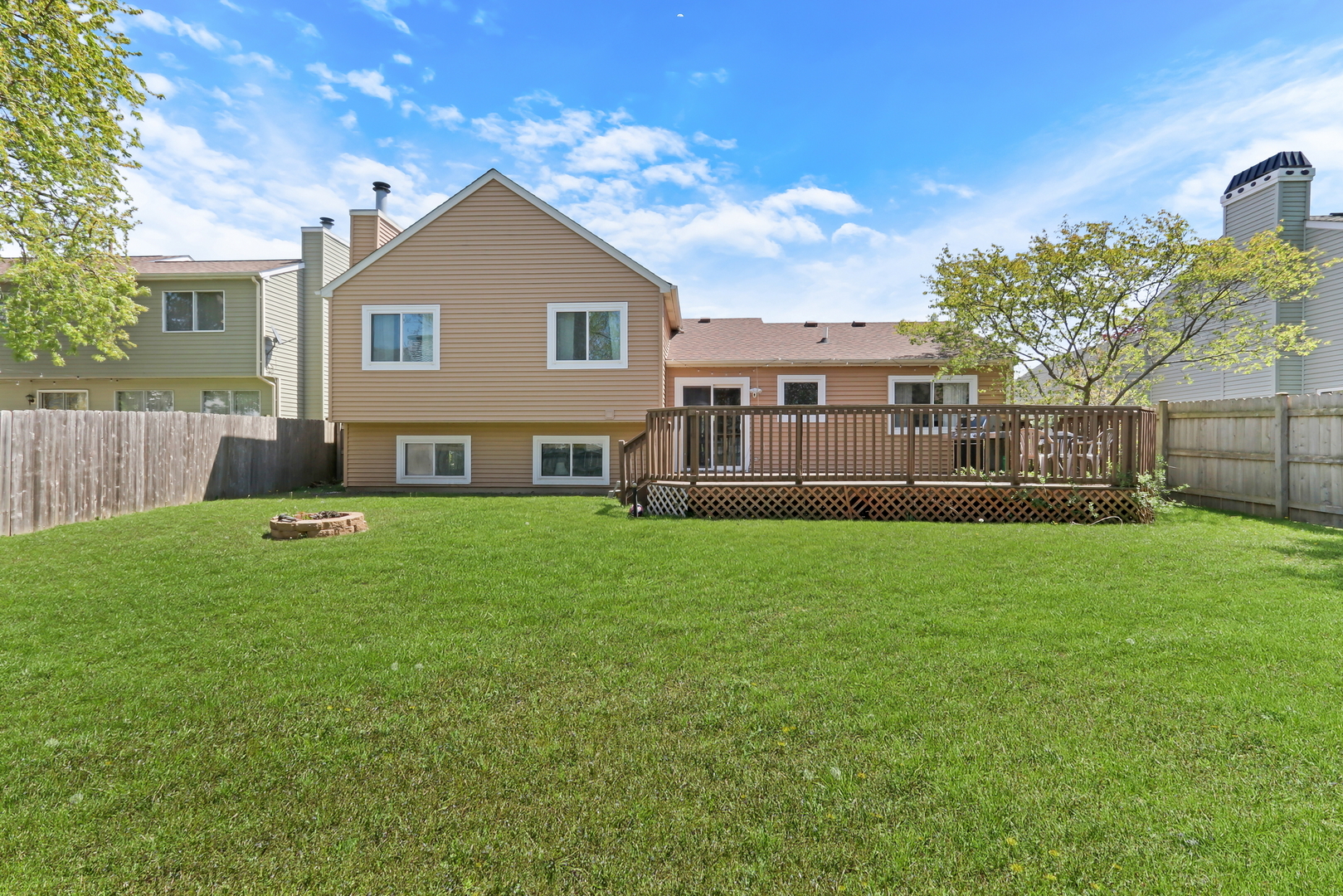 130 Lisk Drive, Hainesville, IL 60030