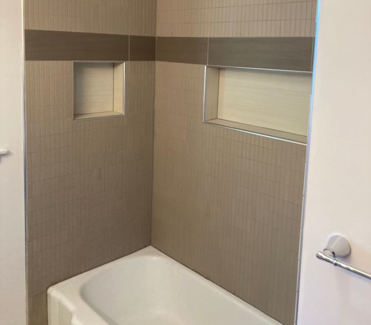 44 S JULIAN Street #44, Naperville, IL 60540