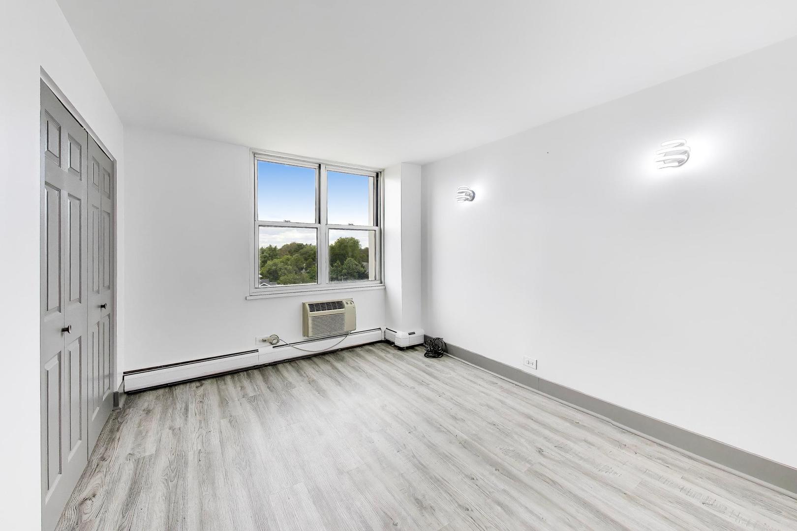 33 N Main Street #5B, Lombard, IL 60148