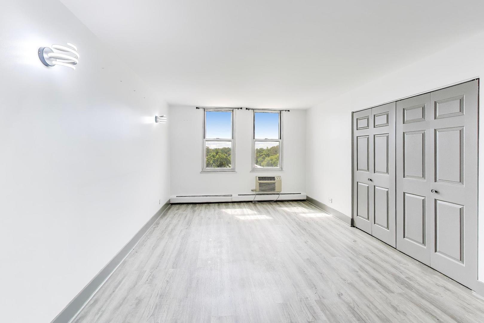 33 N Main Street #5B, Lombard, IL 60148