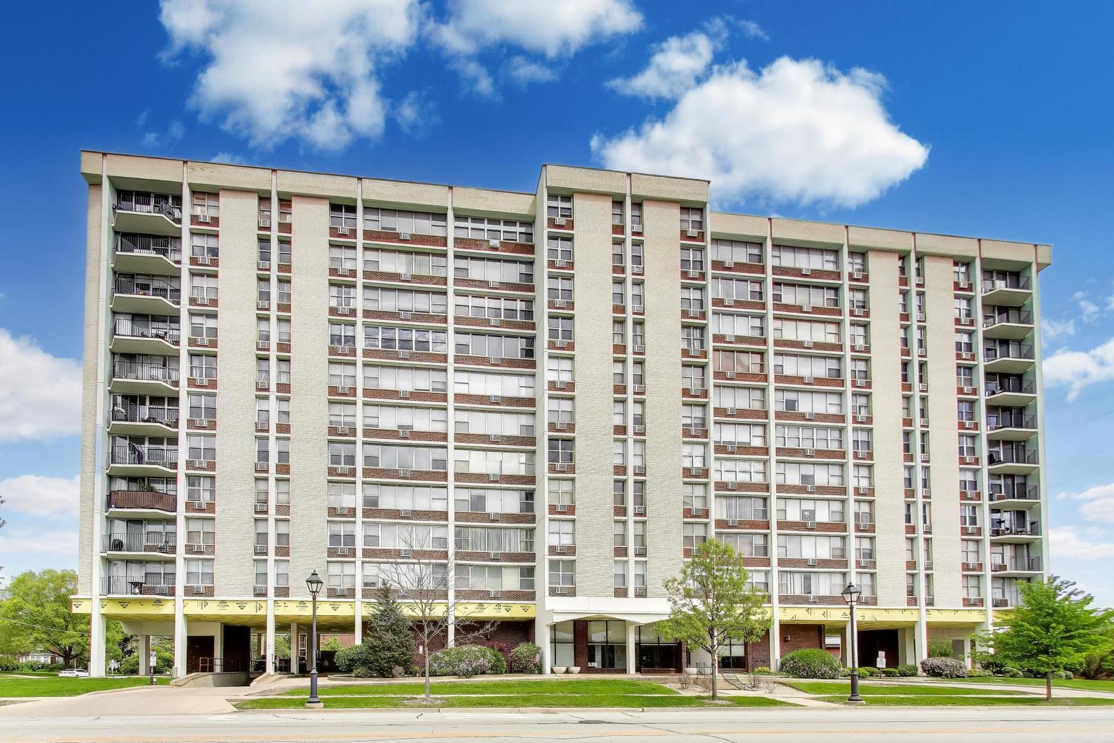 33 N Main Street #5B, Lombard, IL 60148