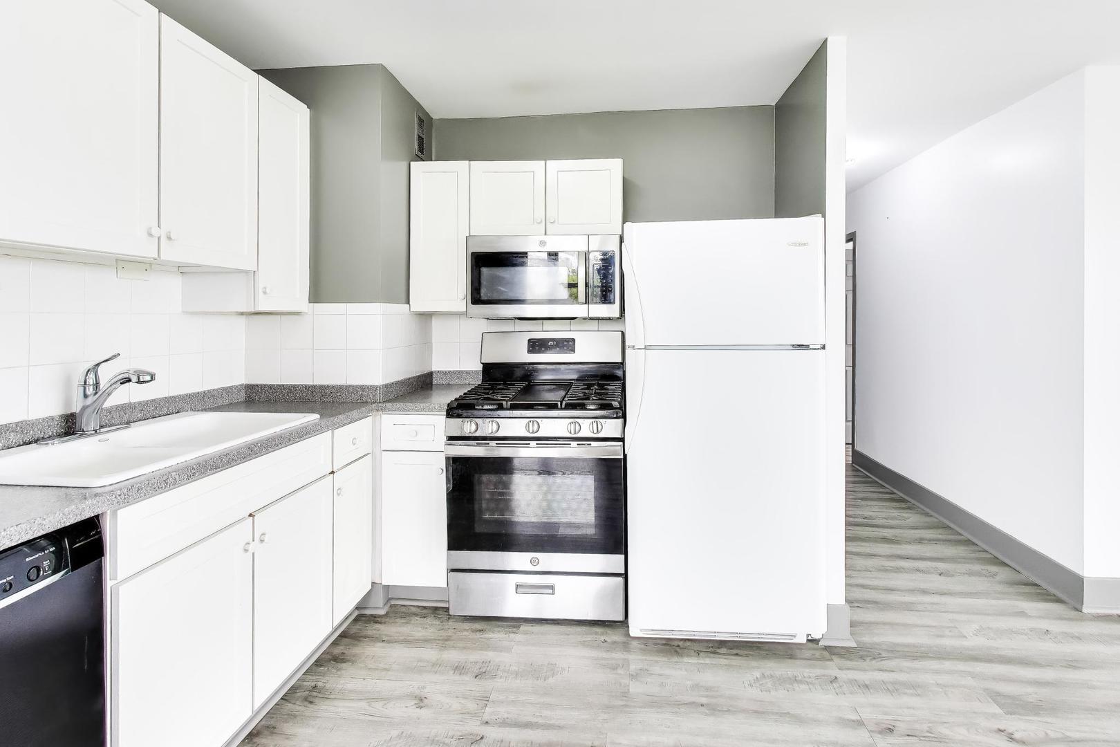 33 N Main Street #5B, Lombard, IL 60148