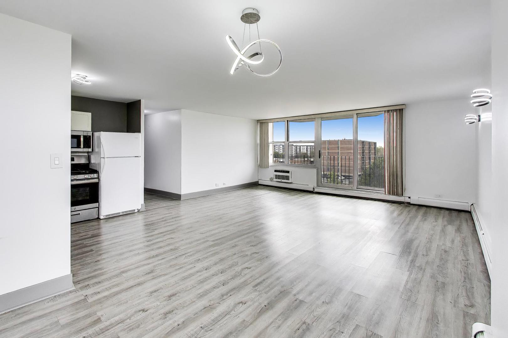 33 N Main Street #5B, Lombard, IL 60148