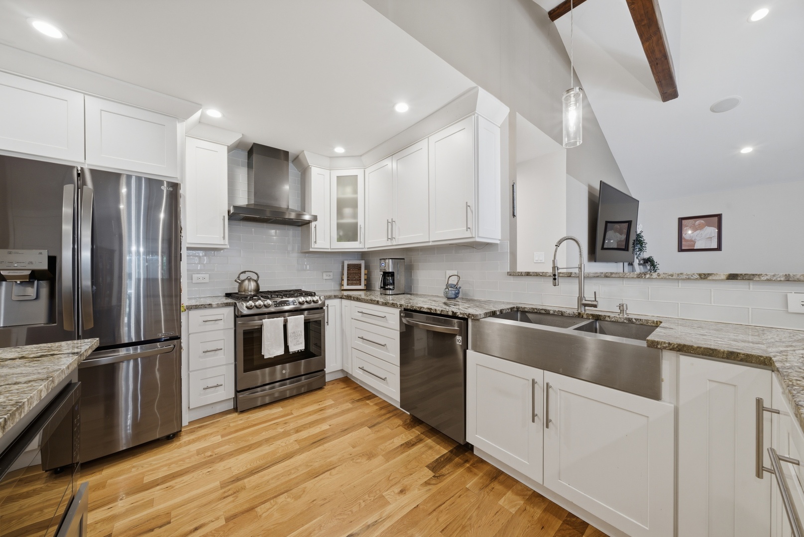 9143 W 92 Street, Hickory Hills, IL 60457