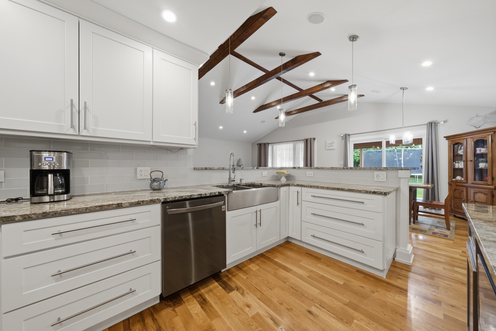 9143 W 92 Street, Hickory Hills, IL 60457