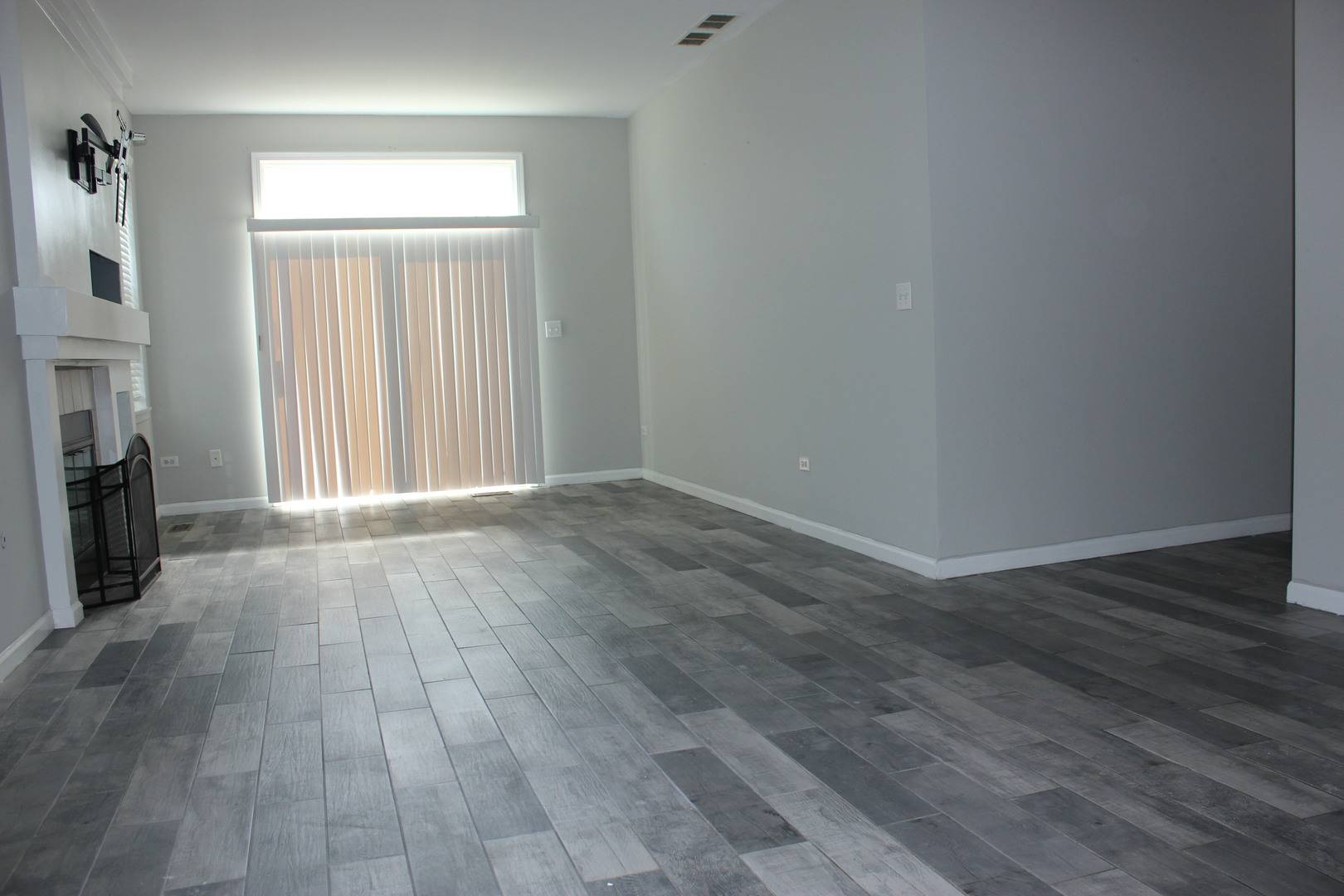 3103 Falling Waters Lane #3103, Lindenhurst, IL 60046