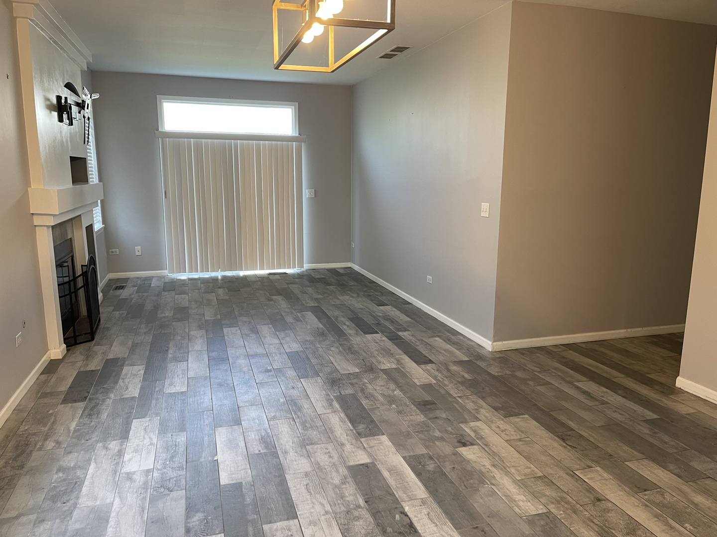 3103 Falling Waters Lane #3103, Lindenhurst, IL 60046