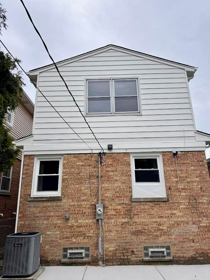 6218 W Foster Avenue, Chicago, IL 60630