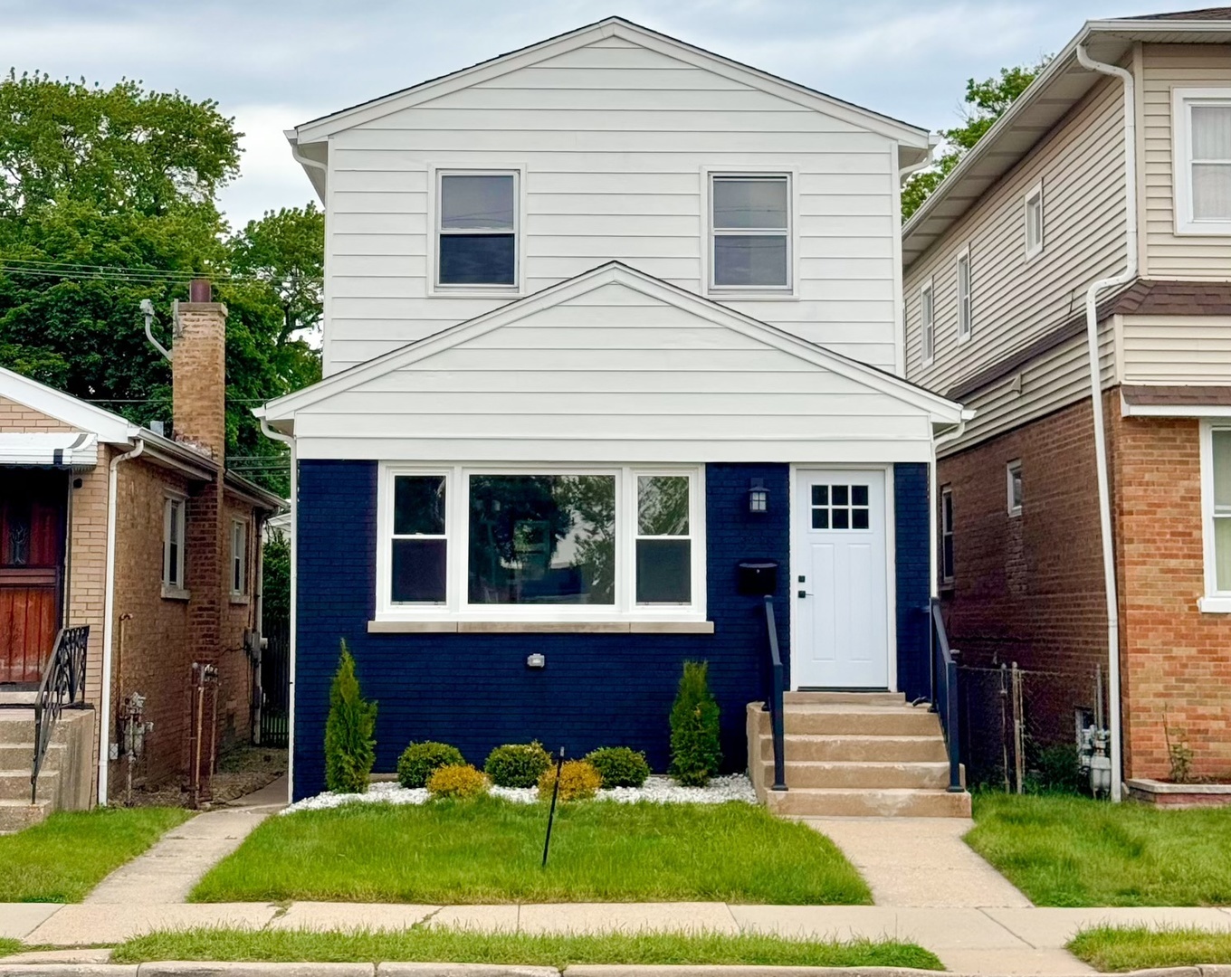 6218 W Foster Avenue, Chicago, IL 60630