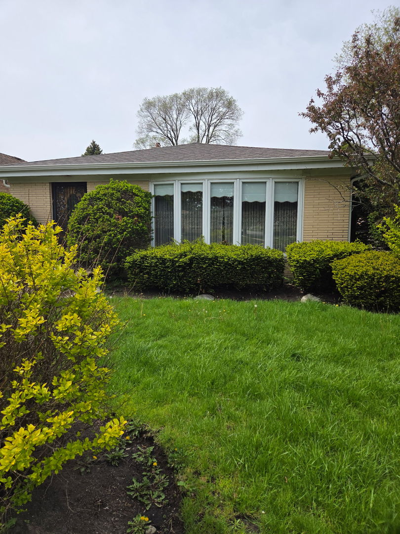 8662 N Merrill Street, Niles, IL 60714