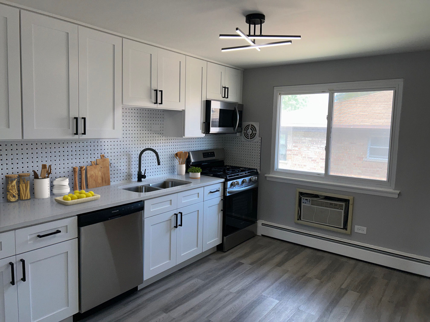 14633 Keystone Avenue #3H, Midlothian, IL 60445