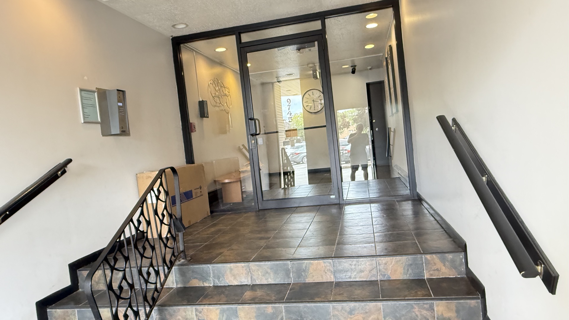 9745 S Karlov Avenue #304, Oak Lawn, IL 60453