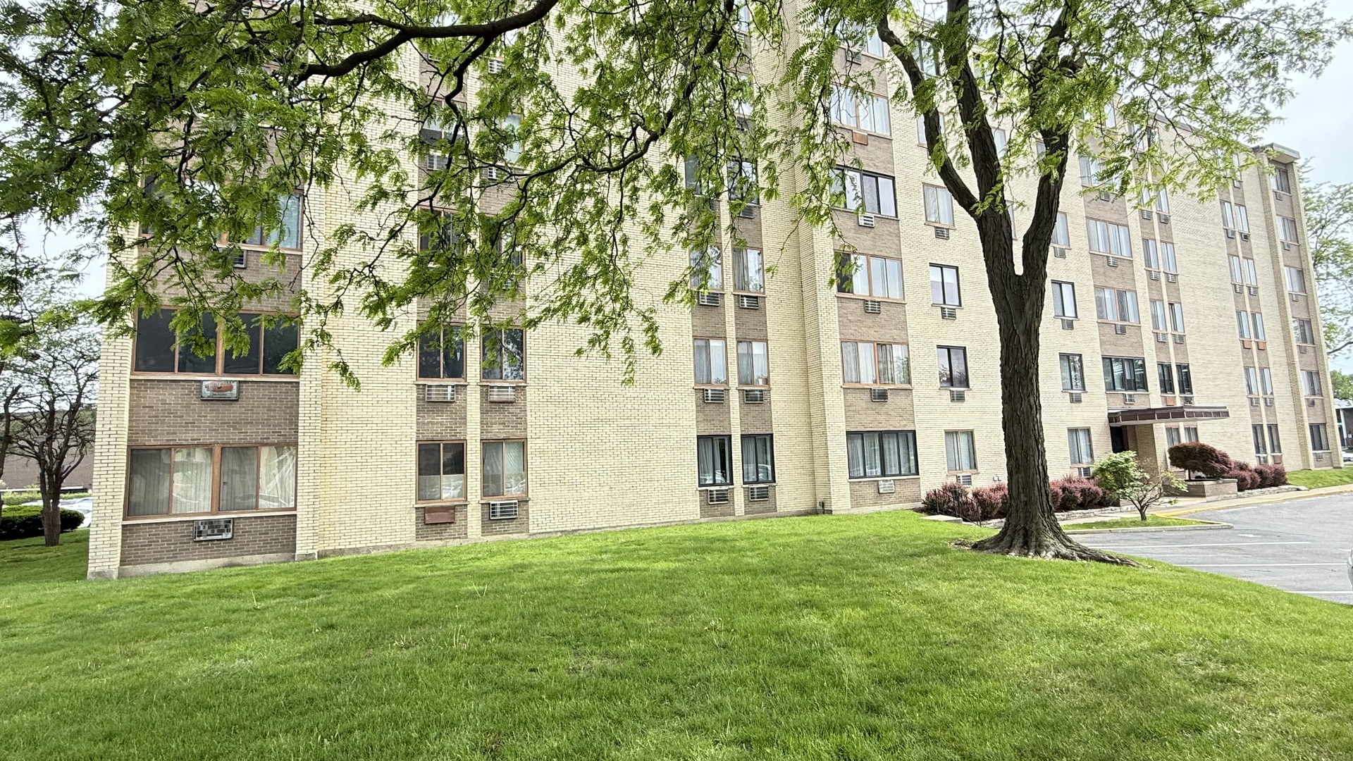 9745 S Karlov Avenue #304, Oak Lawn, IL 60453