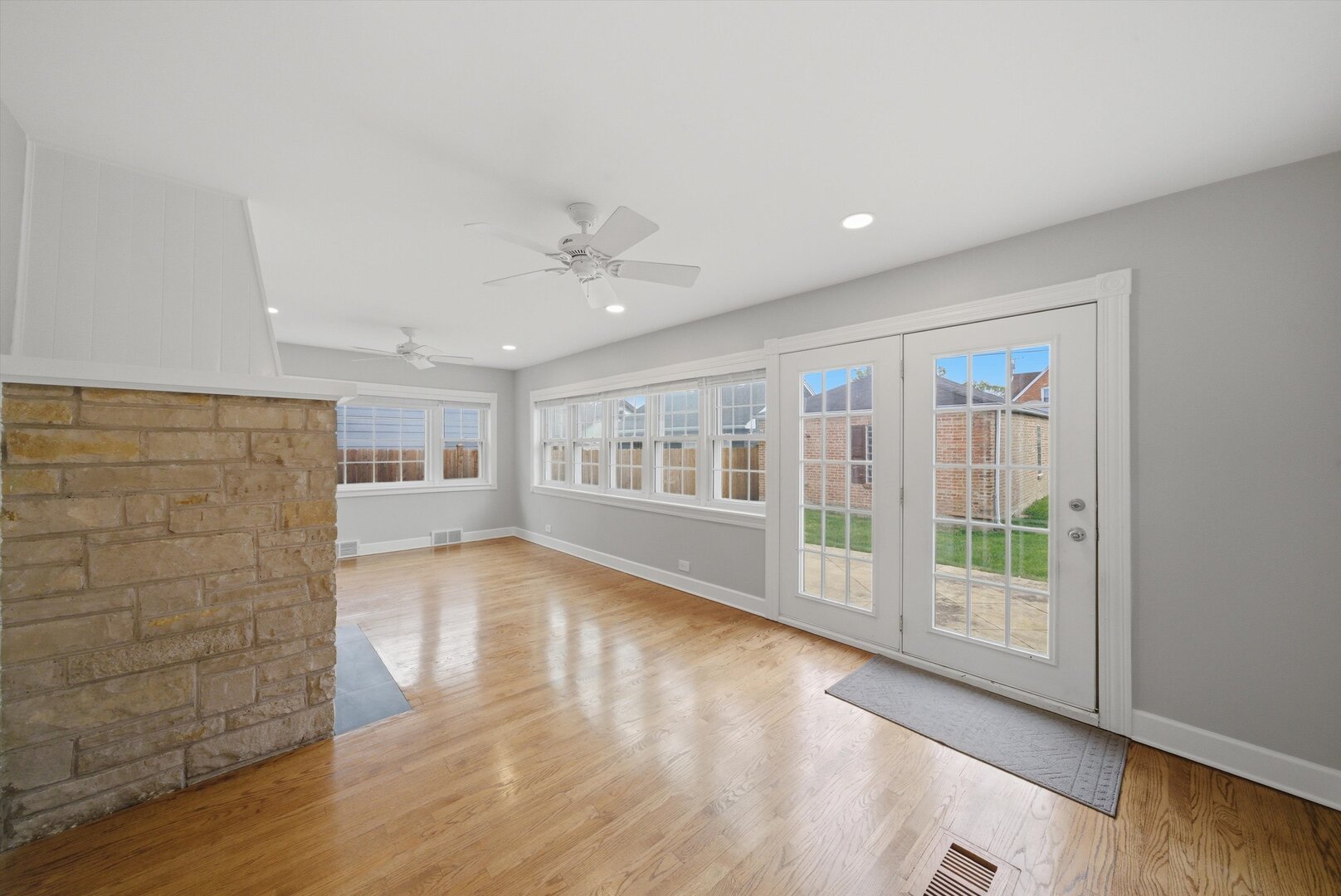 7821 W Thorndale Avenue, Chicago, IL 60631