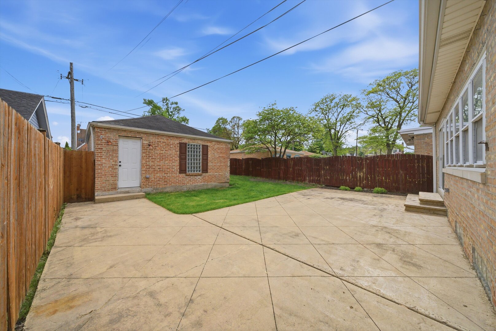 7821 W Thorndale Avenue, Chicago, IL 60631