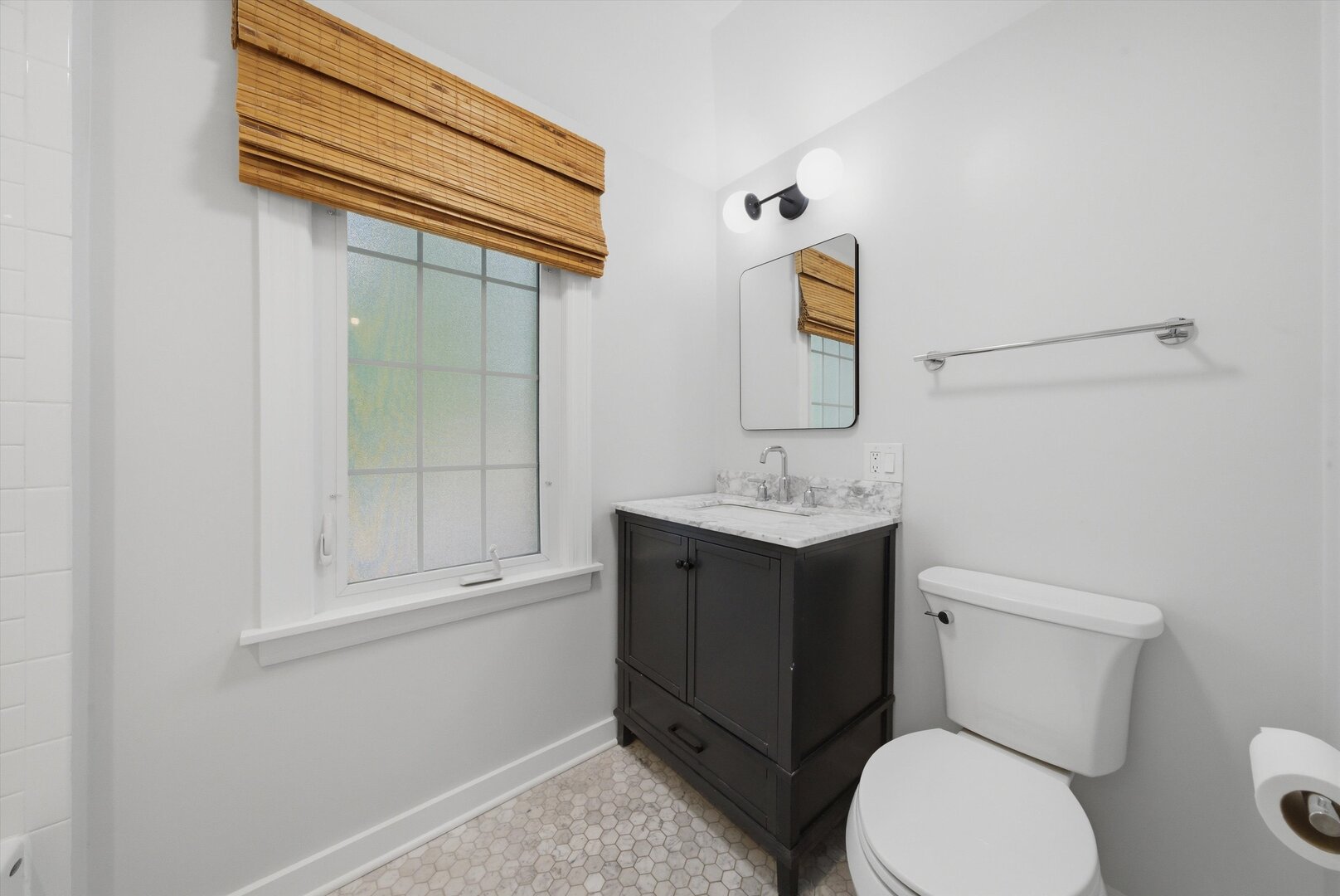 7821 W Thorndale Avenue, Chicago, IL 60631