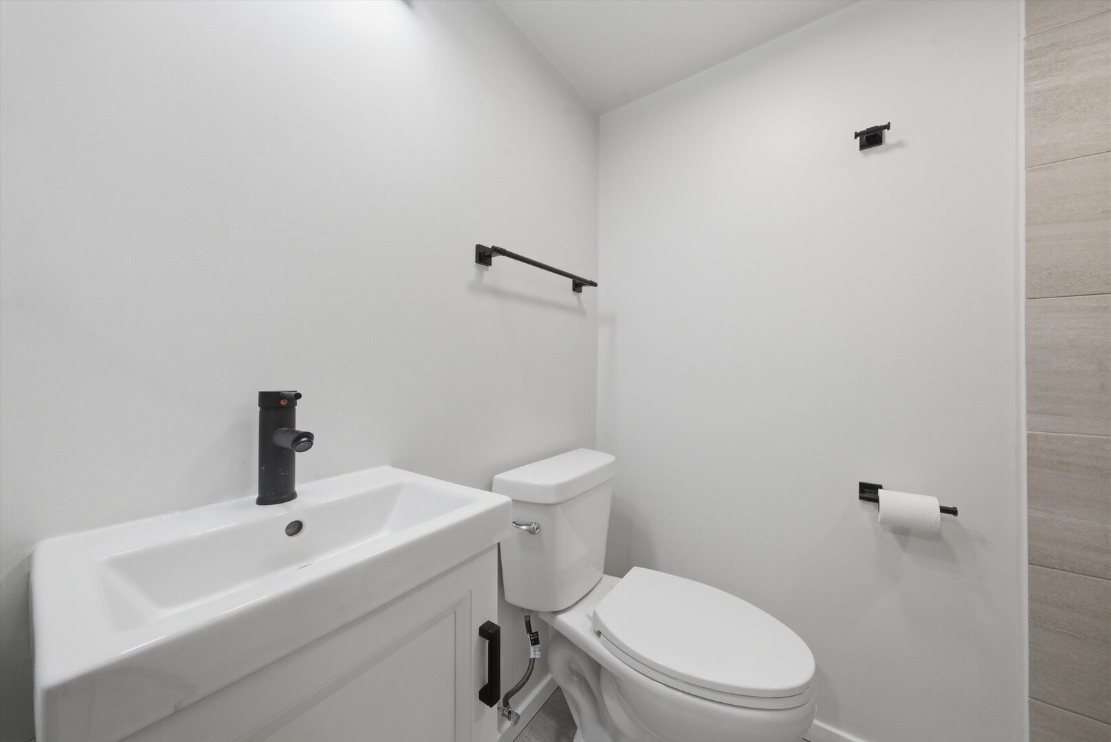 7821 W Thorndale Avenue, Chicago, IL 60631