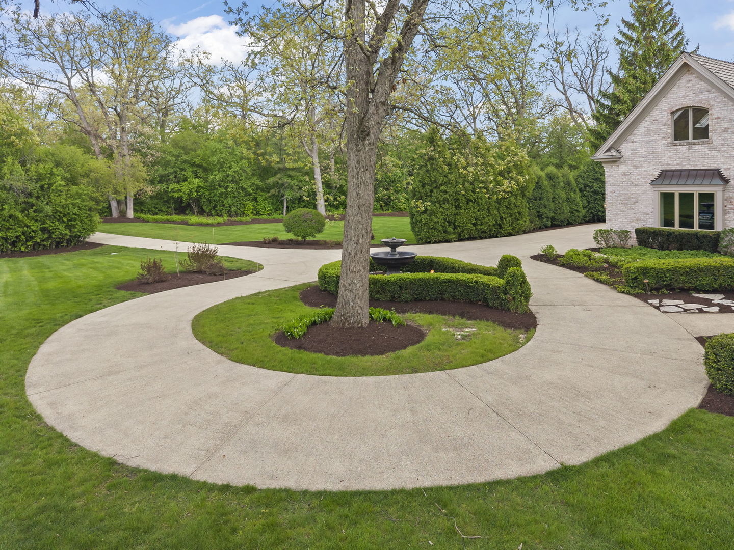1S370 Winfield Road, Wheaton, IL 60189