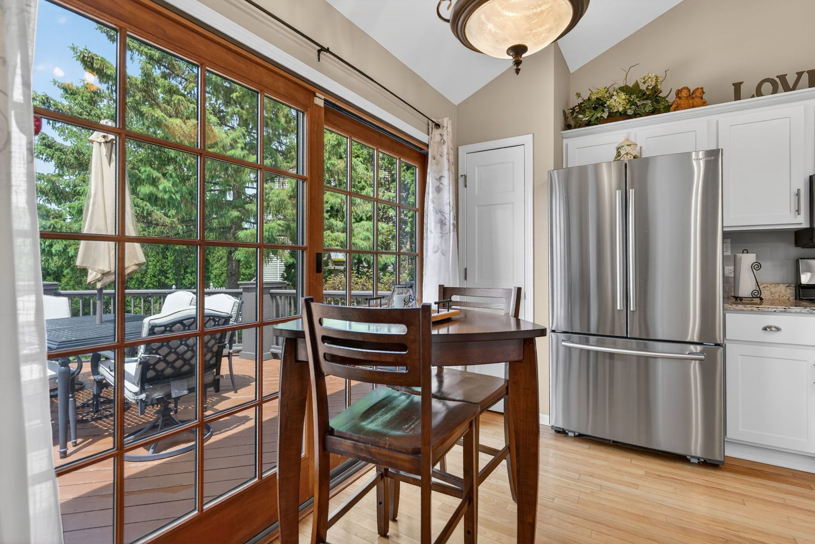 201 Tulip Circle, Island Lake, IL 60042
