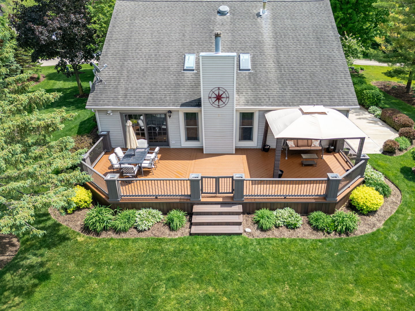 201 Tulip Circle, Island Lake, IL 60042