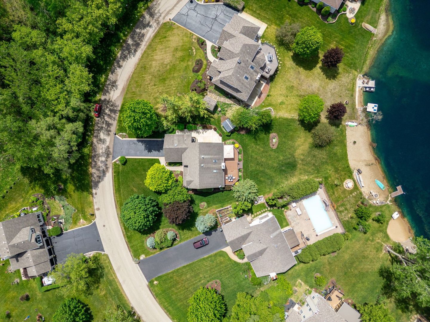 201 Tulip Circle, Island Lake, IL 60042