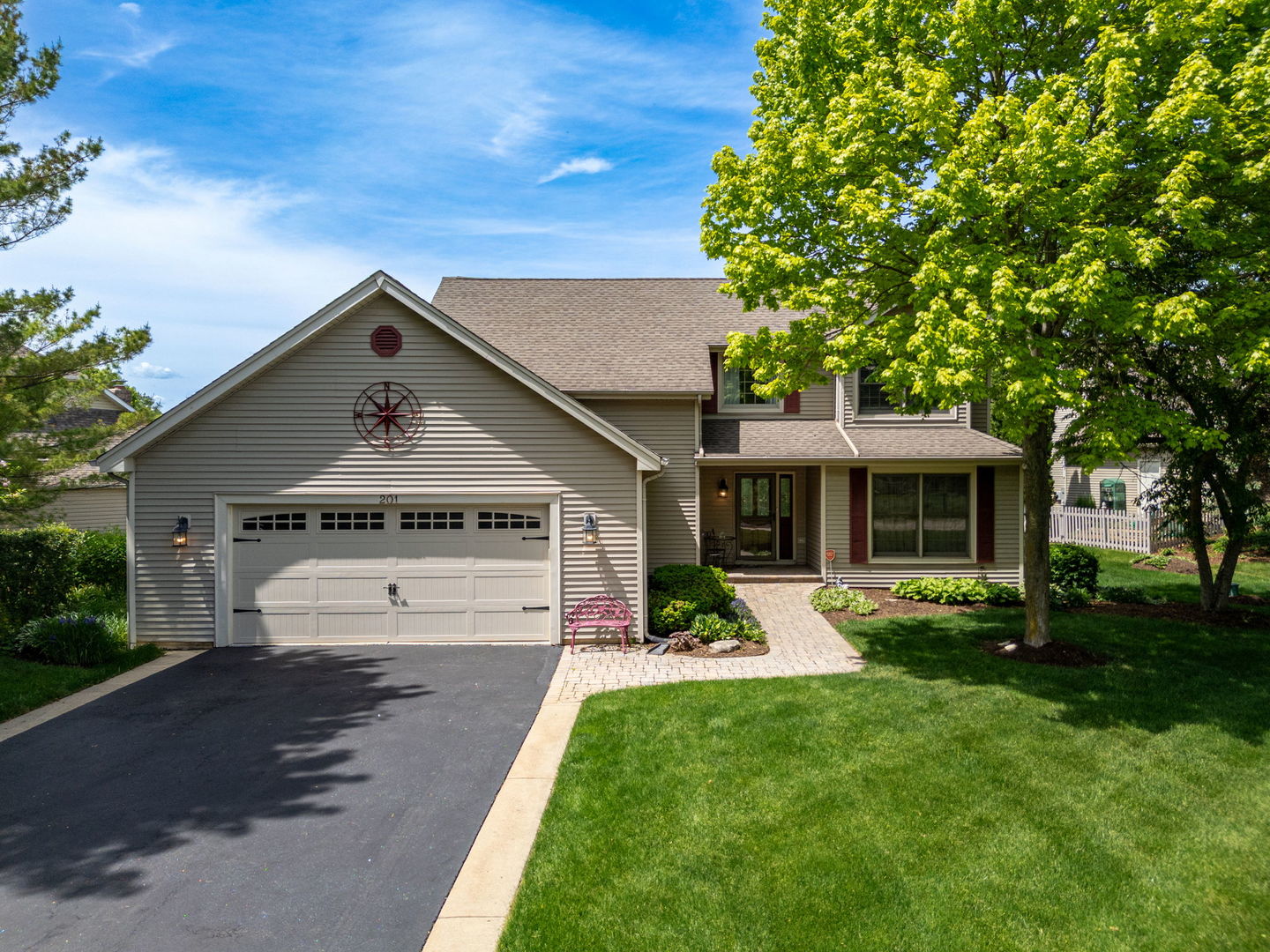 201 Tulip Circle, Island Lake, IL 60042