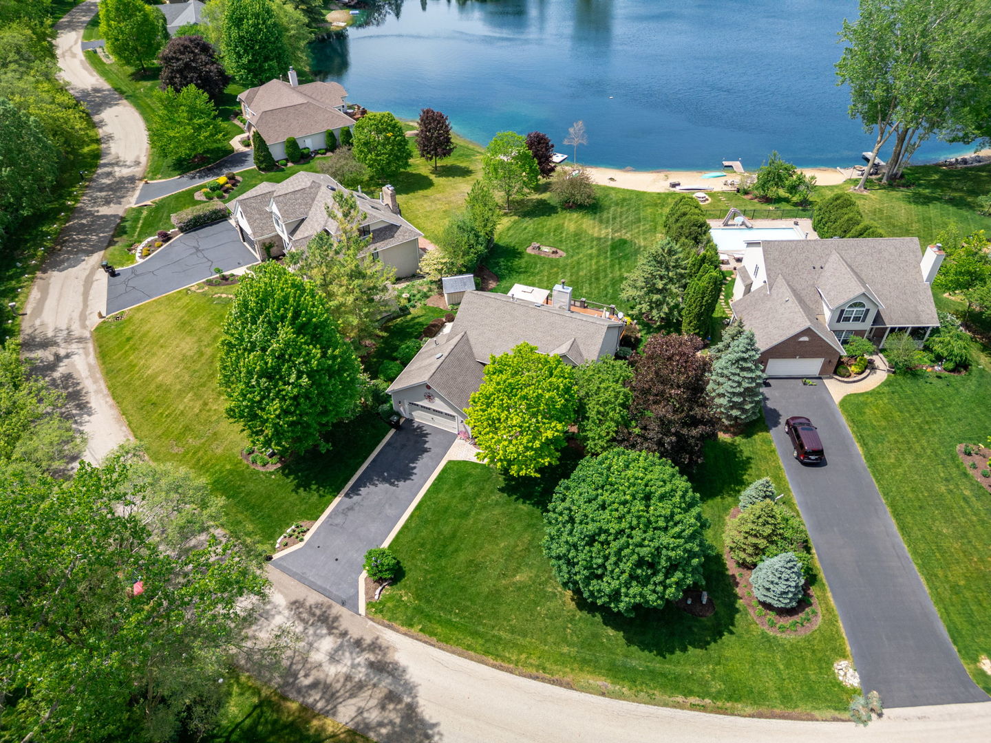 201 Tulip Circle, Island Lake, IL 60042