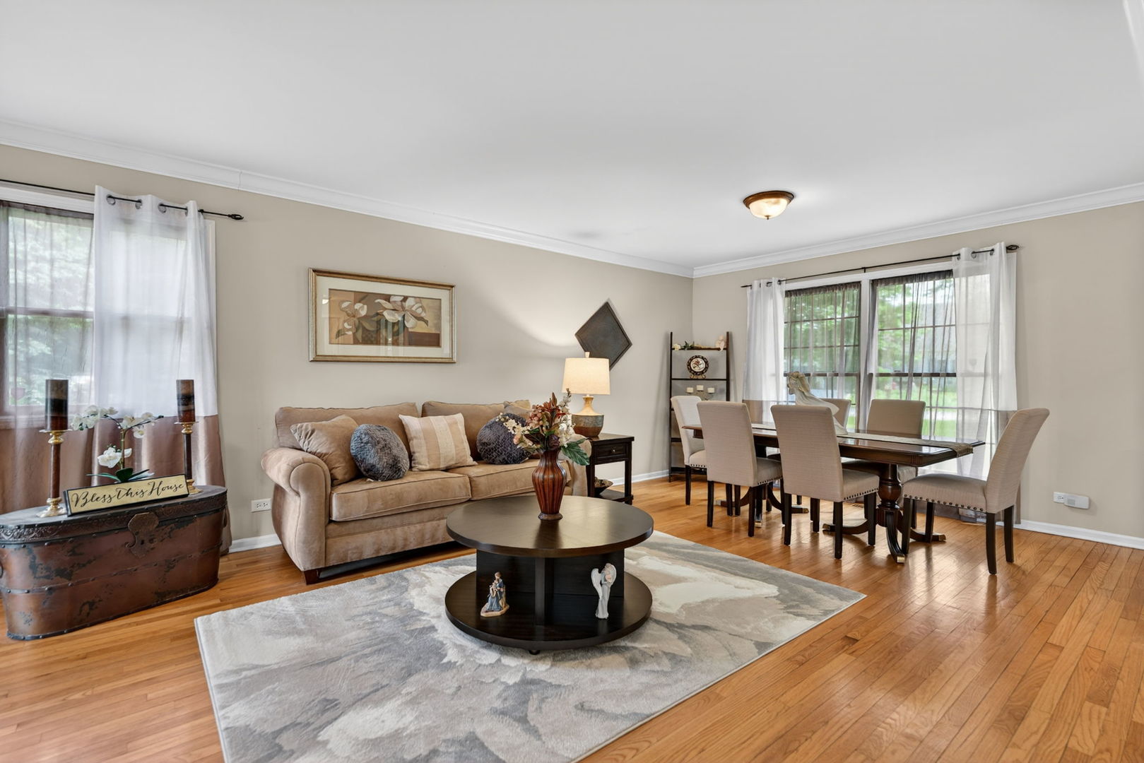 201 Tulip Circle, Island Lake, IL 60042