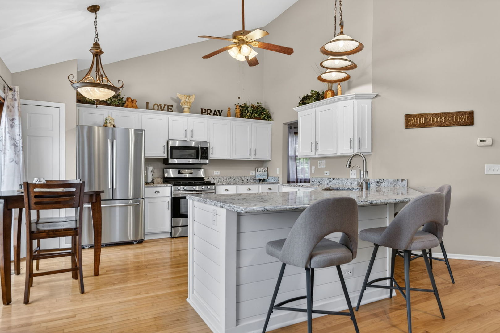 201 Tulip Circle, Island Lake, IL 60042
