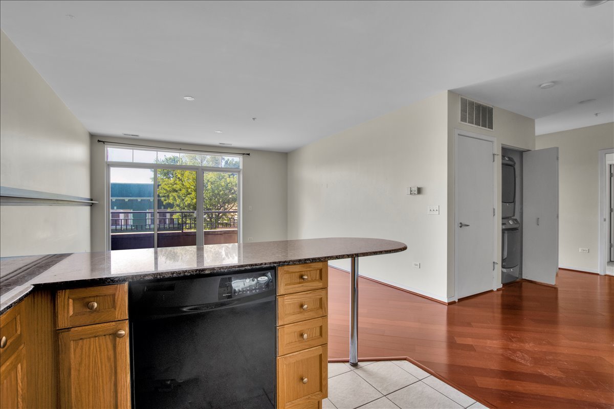 7243 MADISON Street #211, Forest Park, IL 60130