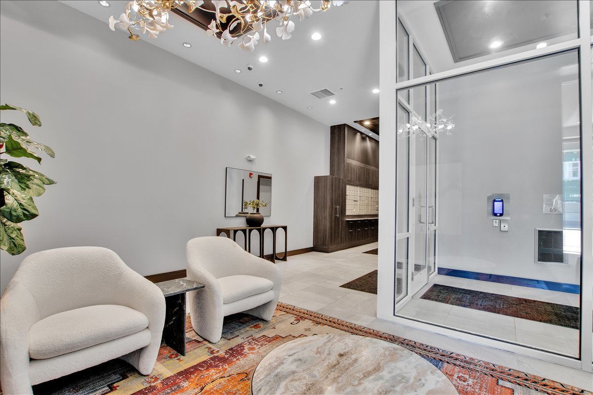 7243 MADISON Street #211, Forest Park, IL 60130