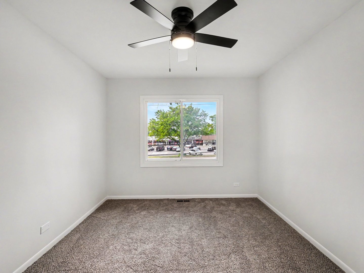 3008 Roberts Drive #7, Woodridge, IL 60517