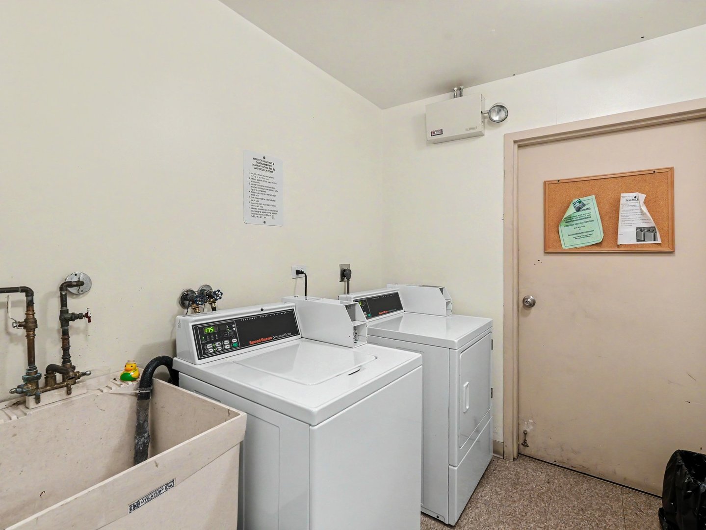 3008 Roberts Drive #7, Woodridge, IL 60517