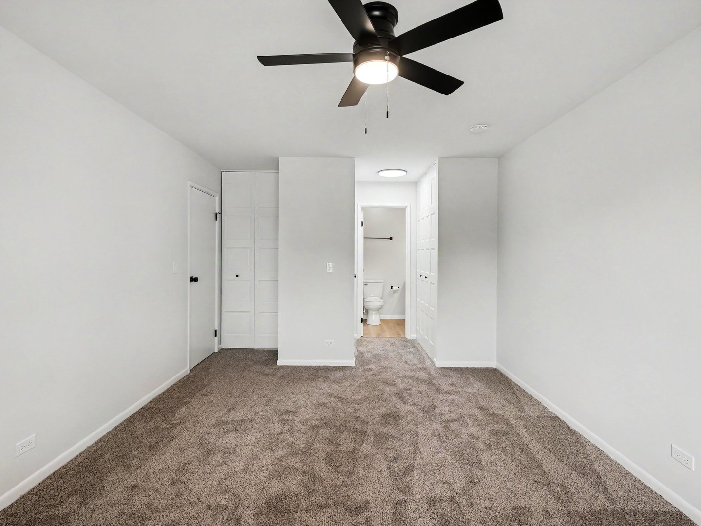 3008 Roberts Drive #7, Woodridge, IL 60517