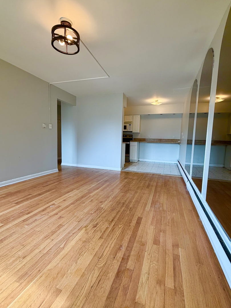 605 N WOLF Road #8E, Hillside, IL 60162