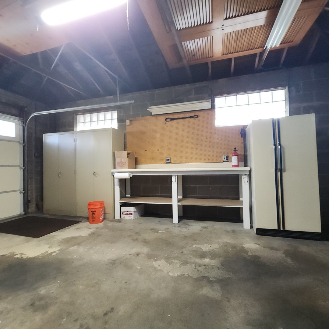 4609 W 115th Place, Alsip, IL 60803