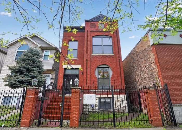 2816 W Washington Boulevard, Chicago, IL 60612